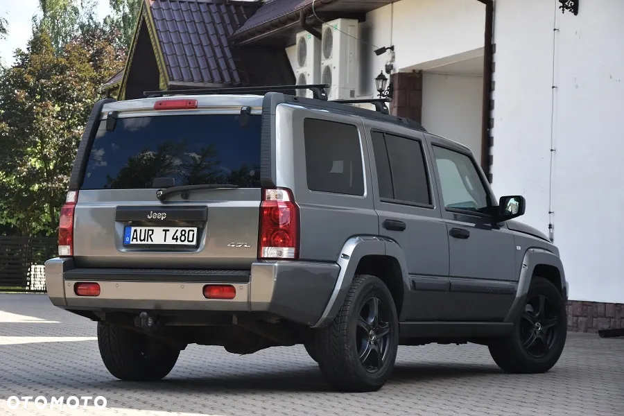 Jeep Commander 4.7 V8 - 8