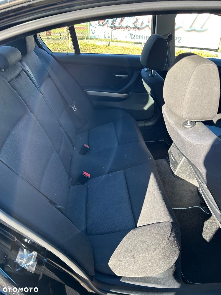 BMW Seria 3 325i - 17