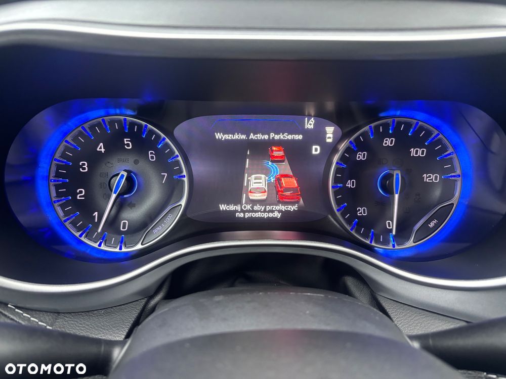 Chrysler Pacifica - 31