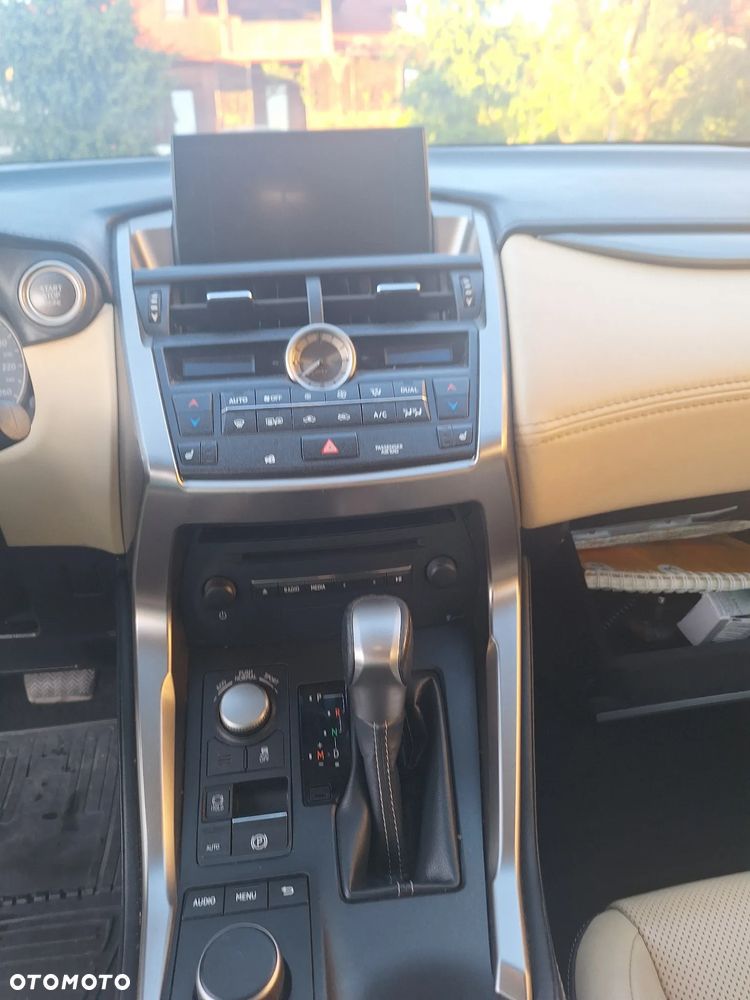 Lexus NX 200t Comfort AWD - 12