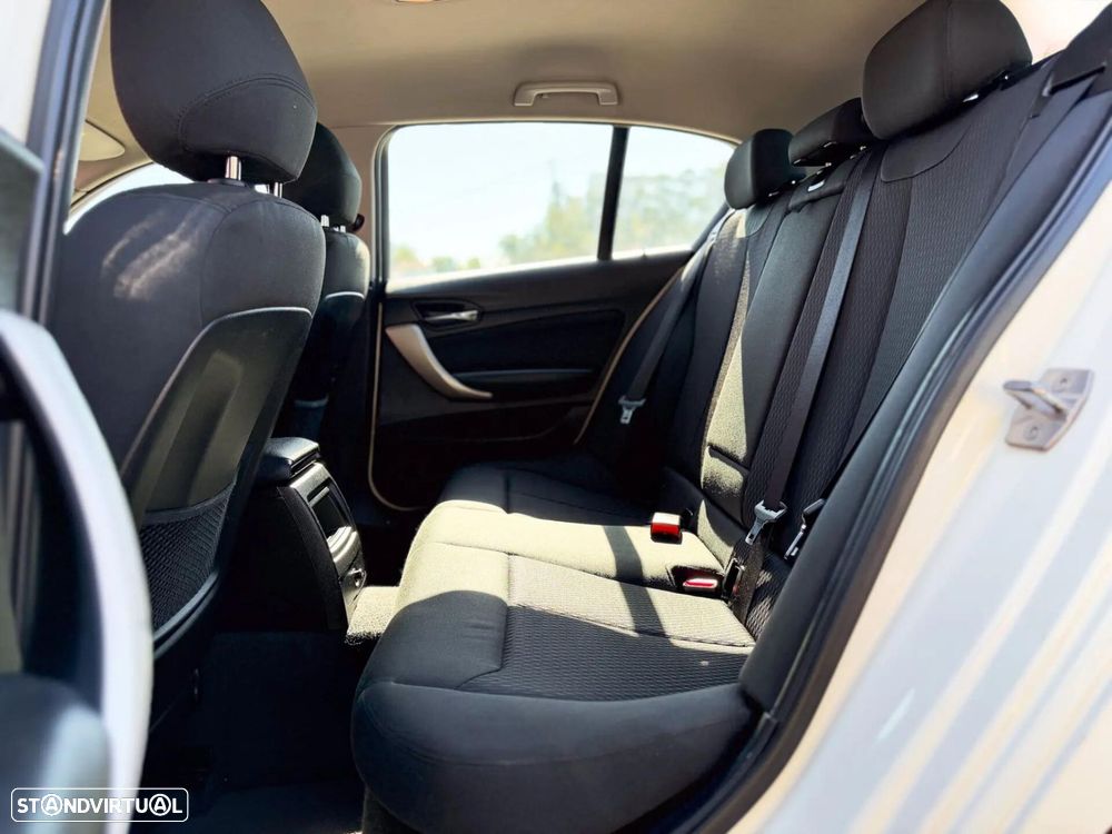 BMW 116 d Line Urban - 15
