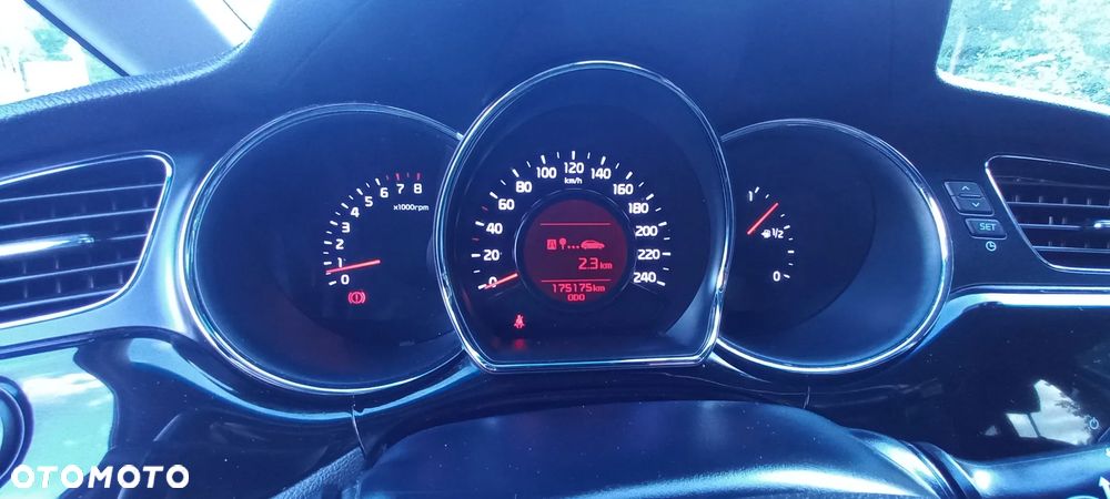 Kia Ceed 1.6 GDI Dream-Team Edition - 22