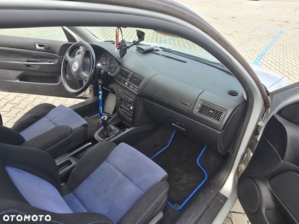 Volkswagen Golf - 5