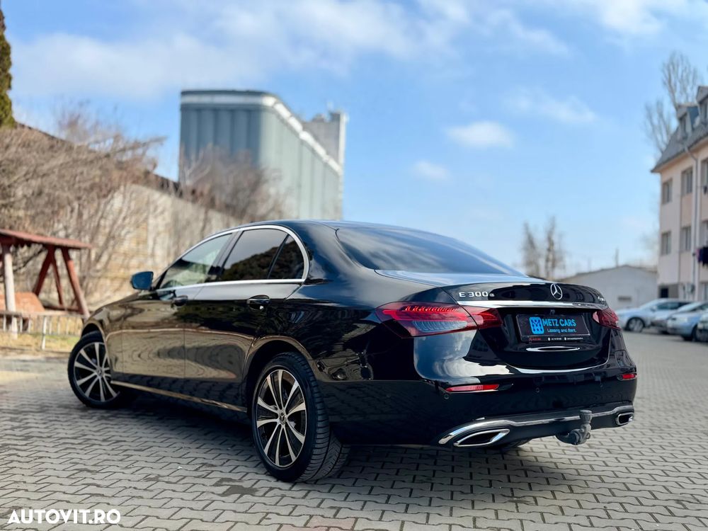 Mercedes-Benz E 300 4MATIC 9G-TRONIC Avantgarde - 3
