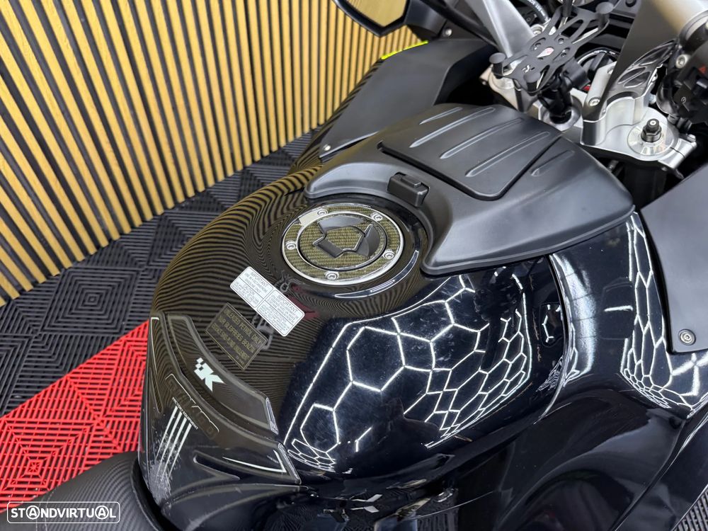 Kawasaki GTR 1400 - 12