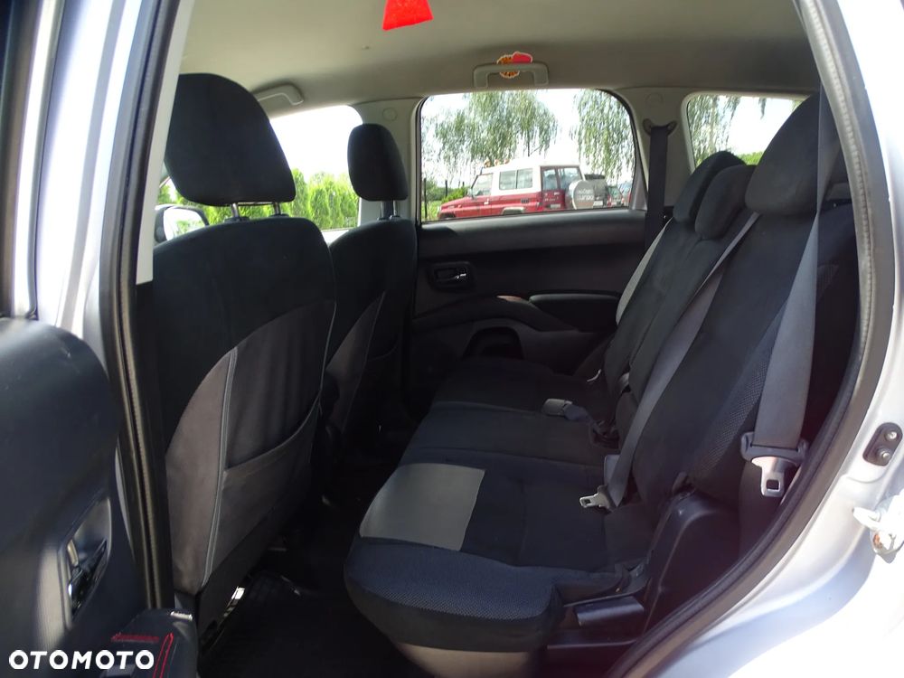 Mitsubishi Outlander 2.0 DID Instyle - 14