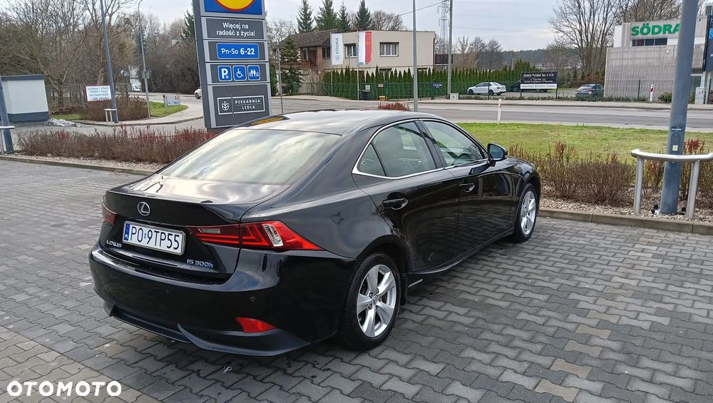 Lexus IS 300h Elite - 10