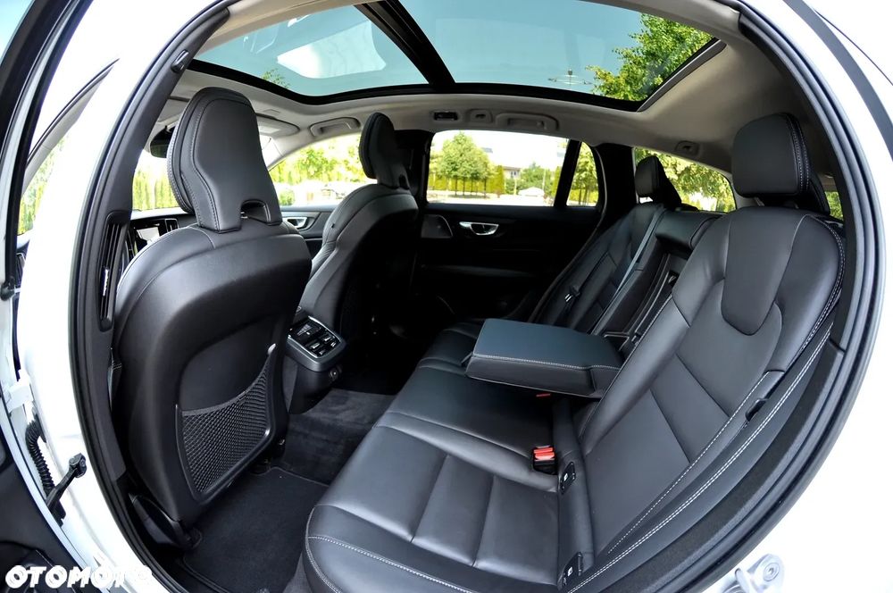 Volvo V60 Cross Country B4 D AWD Geartronic - 29