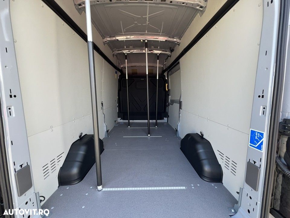 Ford Transit - 12