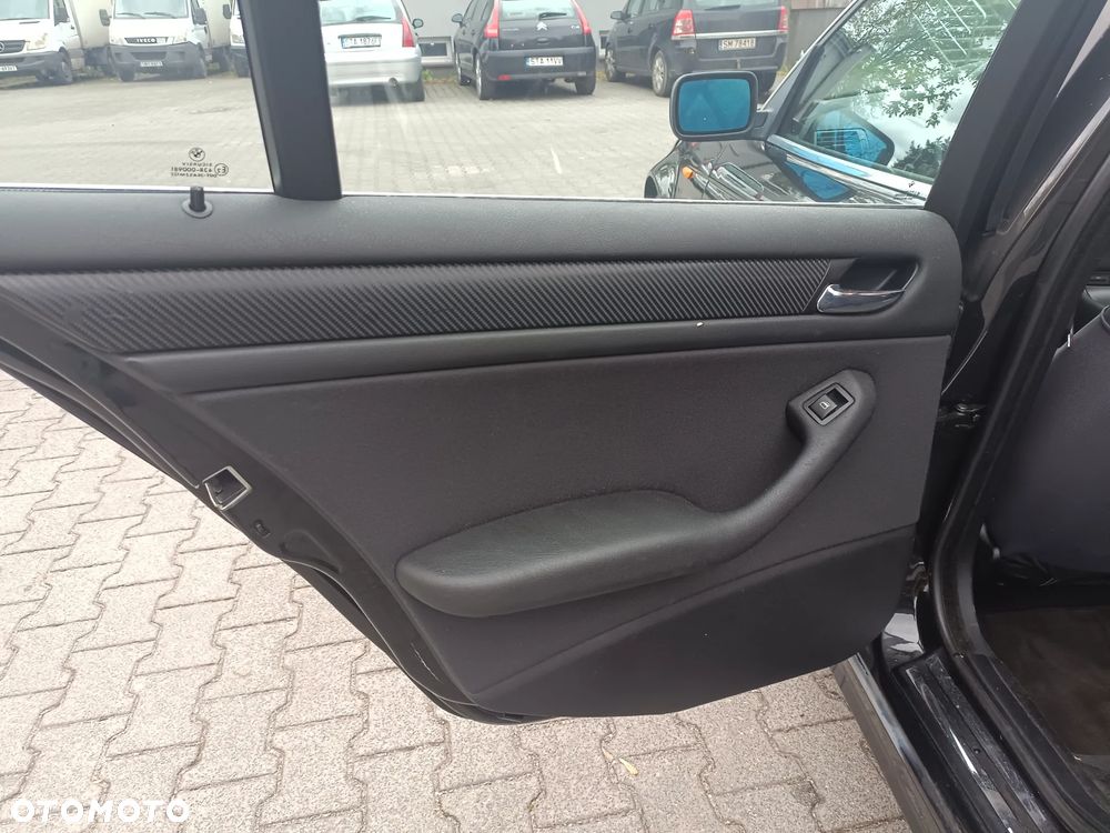 BMW Seria 3 325i - 12