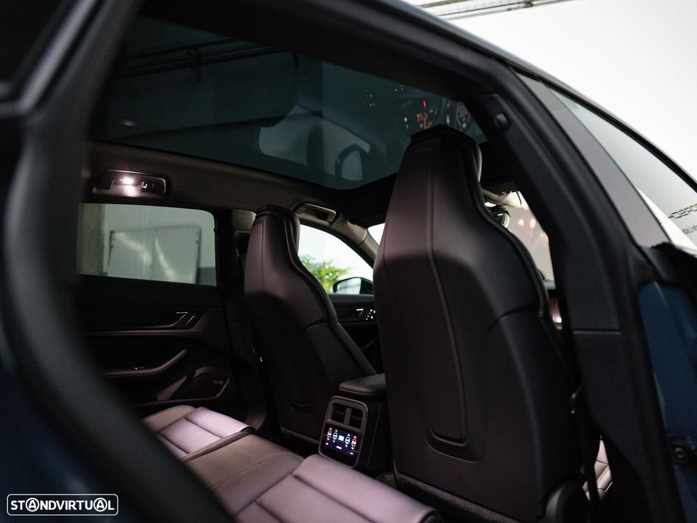 Porsche Taycan Sport Turismo 4S Black Edition - 34