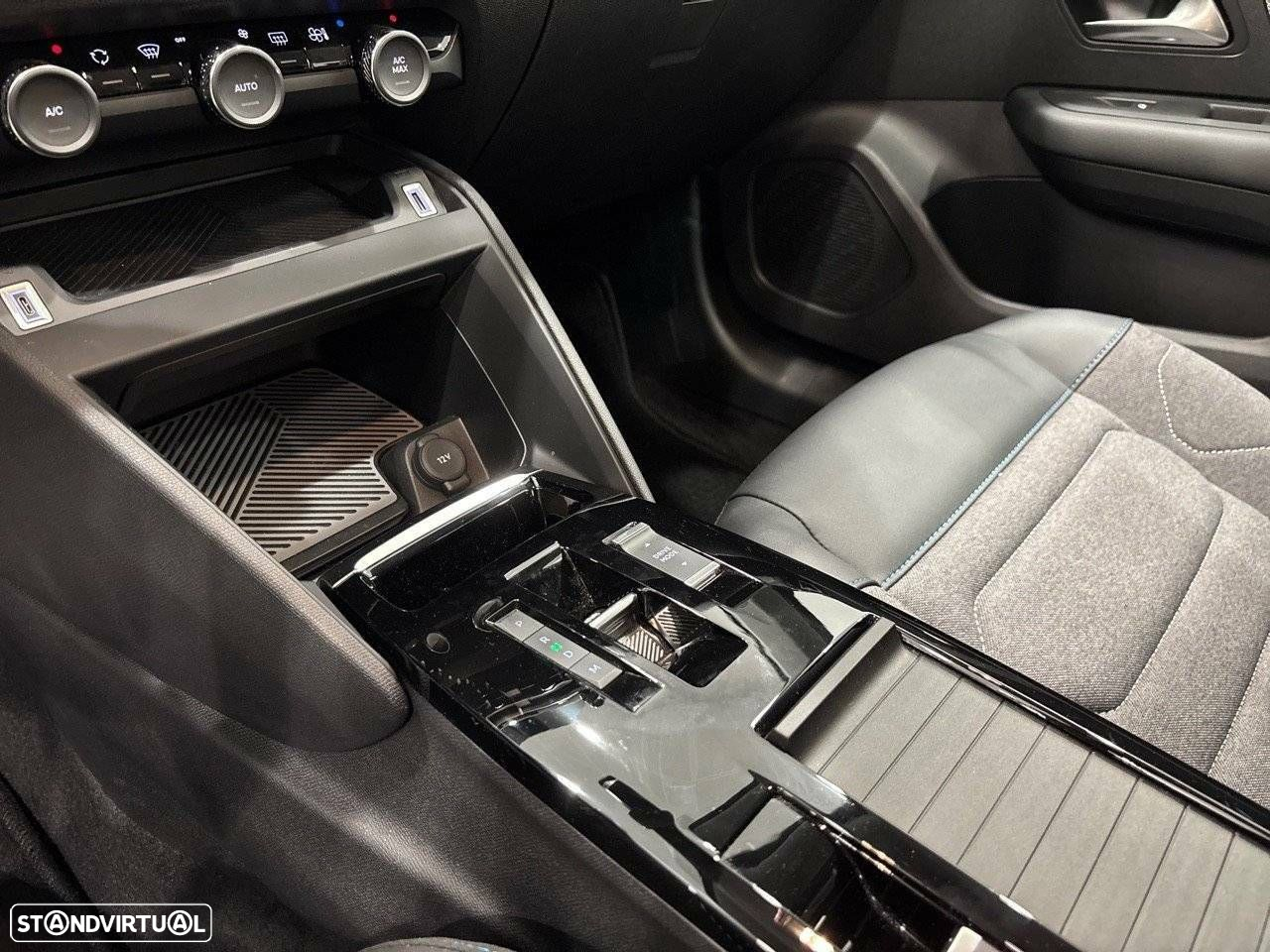 Citroën C4 X 1.2 PureTech Plus EAT8 - 19