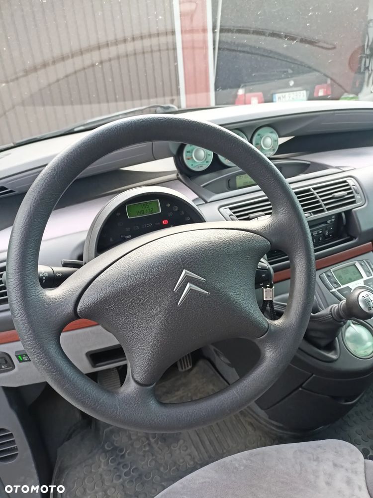 Citroën C8 2.0 16V Style - 8