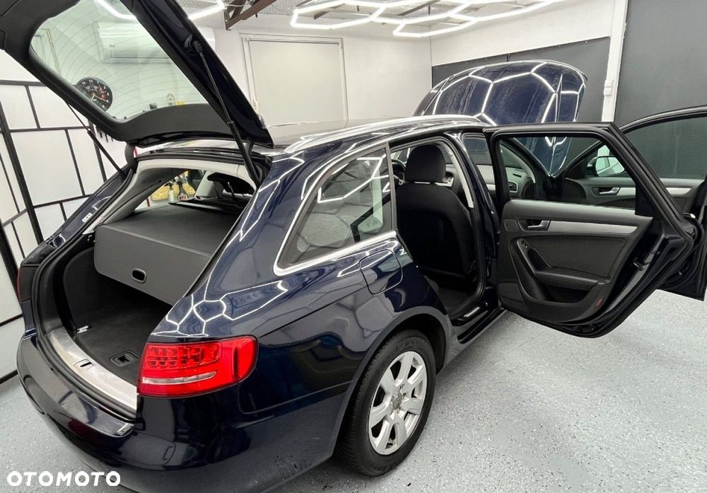 Audi A4 Avant - 32