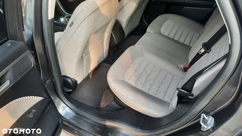 Ford Fusion - 15