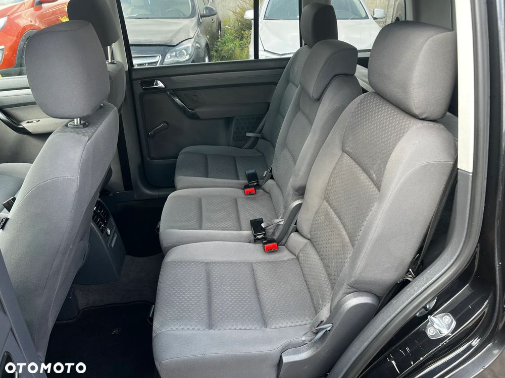 Volkswagen Touran 1.9 TDI Conceptline - 23