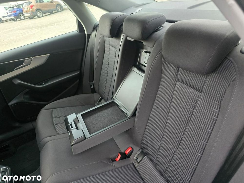 Audi A4 Limousine - 26