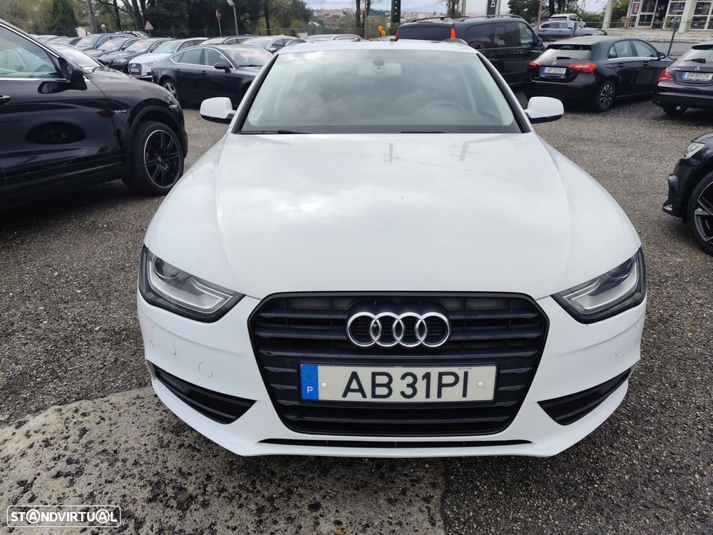 Audi A4 Avant 2.0 TDI Business Line Sport - 1