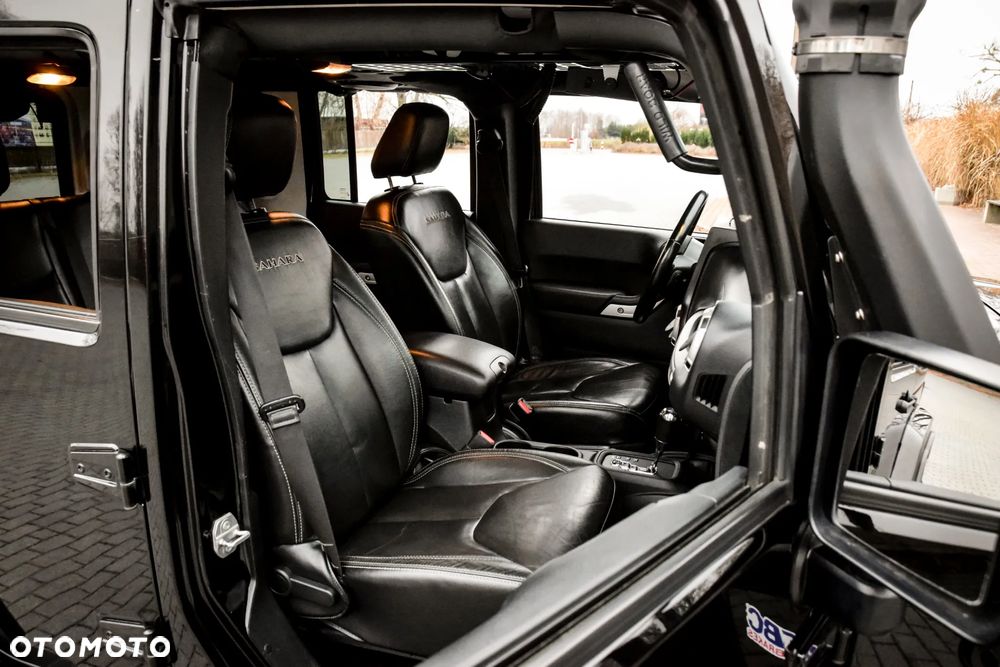 Jeep Wrangler 3.6 Unlim Sahara - 30