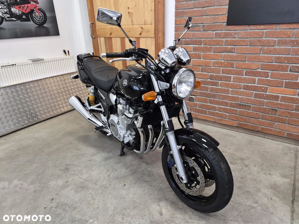Yamaha XJR - 7