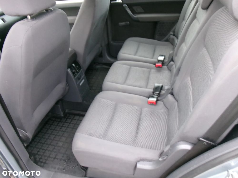 Volkswagen Touran - 8