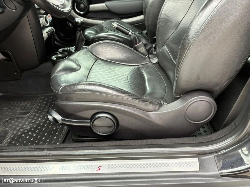 MINI Cabrio Cooper S - 13