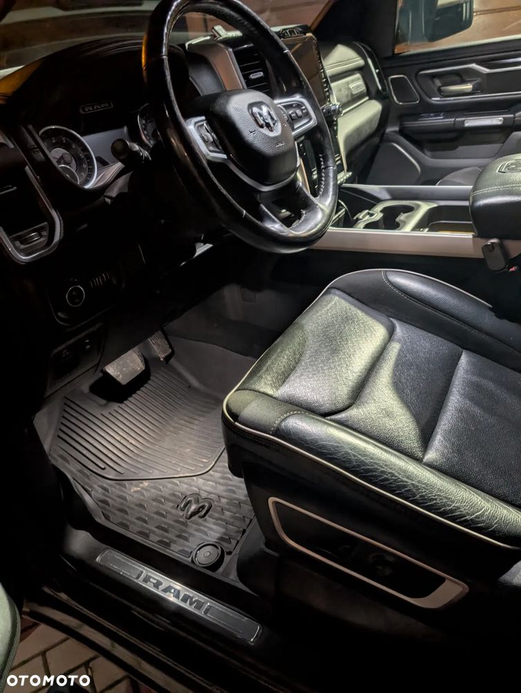 RAM 1500 Crew Cab Shortbed Laramie - 34