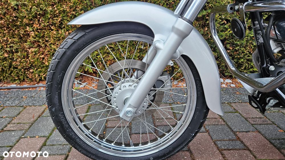 Suzuki Intruder - 25