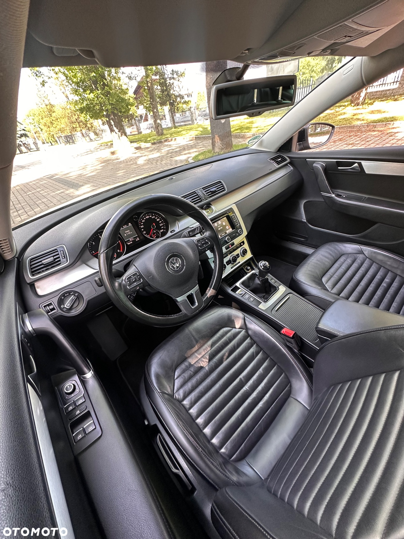 Volkswagen Passat Variant 2.0 TDI BlueMotion Technology R-Line - 8
