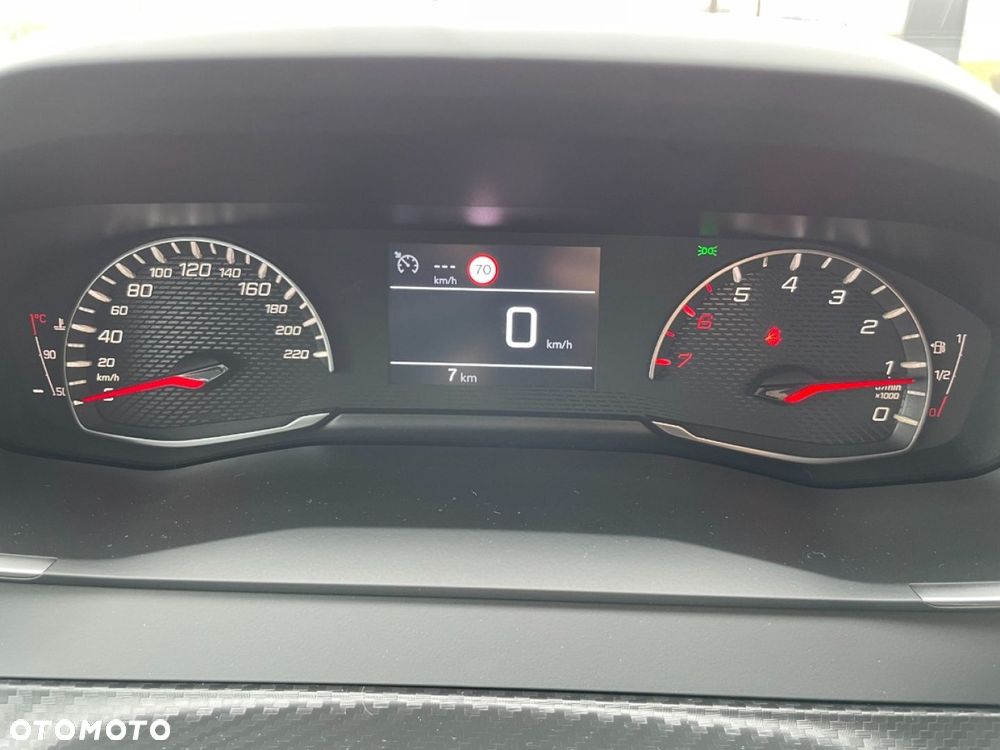 Peugeot 208 - 16