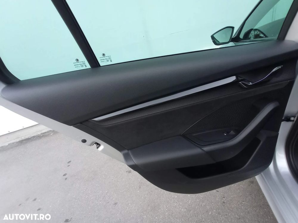 Skoda Octavia Combi RS 2.0 TDI DSG 4X4 - 22