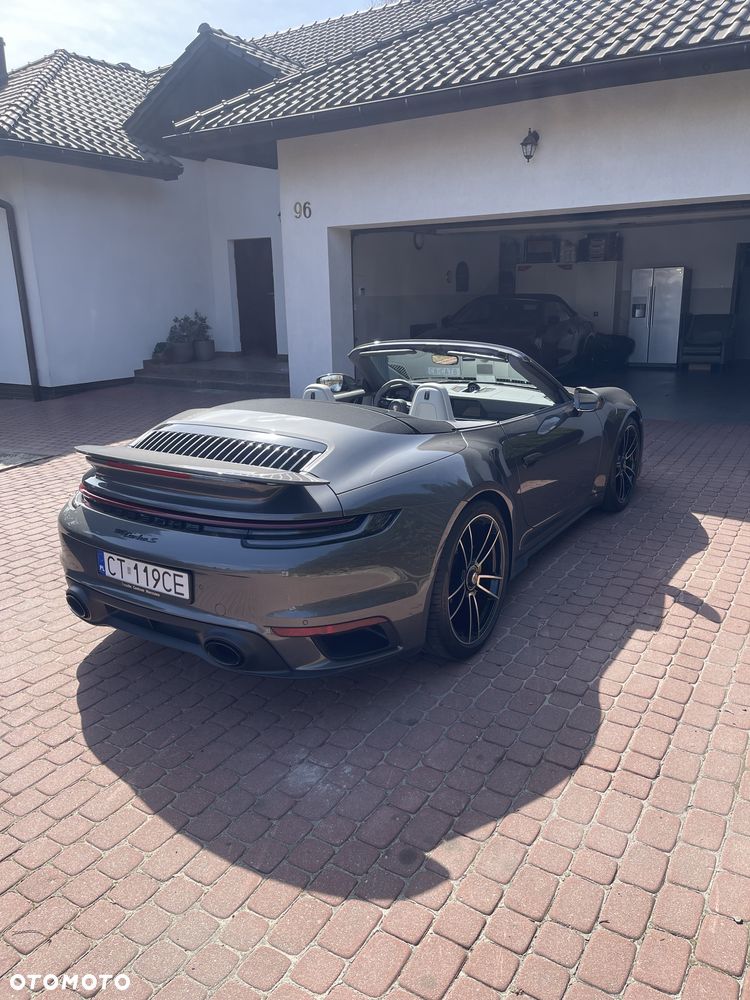 Porsche 911 Turbo S - 8