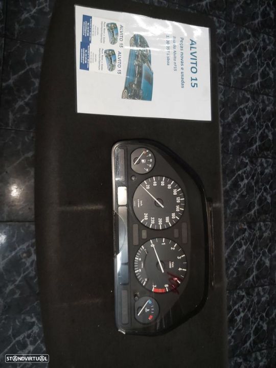 Quadrante Bmw 525Tds   funcional/vidro partido - 1