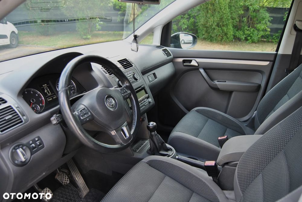 Volkswagen Touran - 5