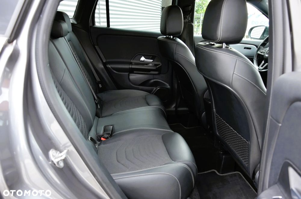Mercedes-Benz GLA 180 d Style - 19