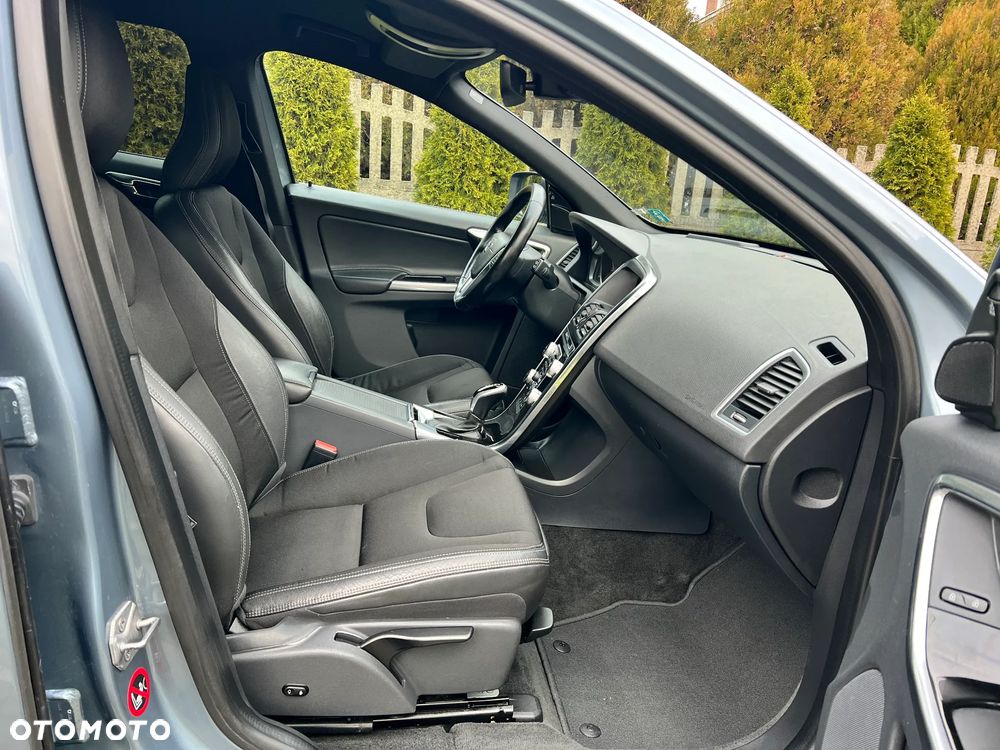 Volvo XC 60 D3 Geartronic Momentum - 20