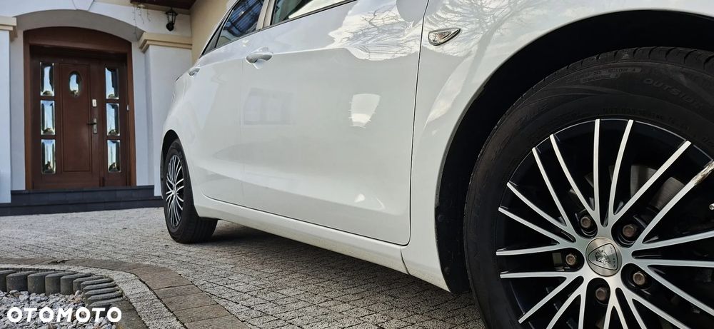 Hyundai i30 blue 1.4 Style - 7