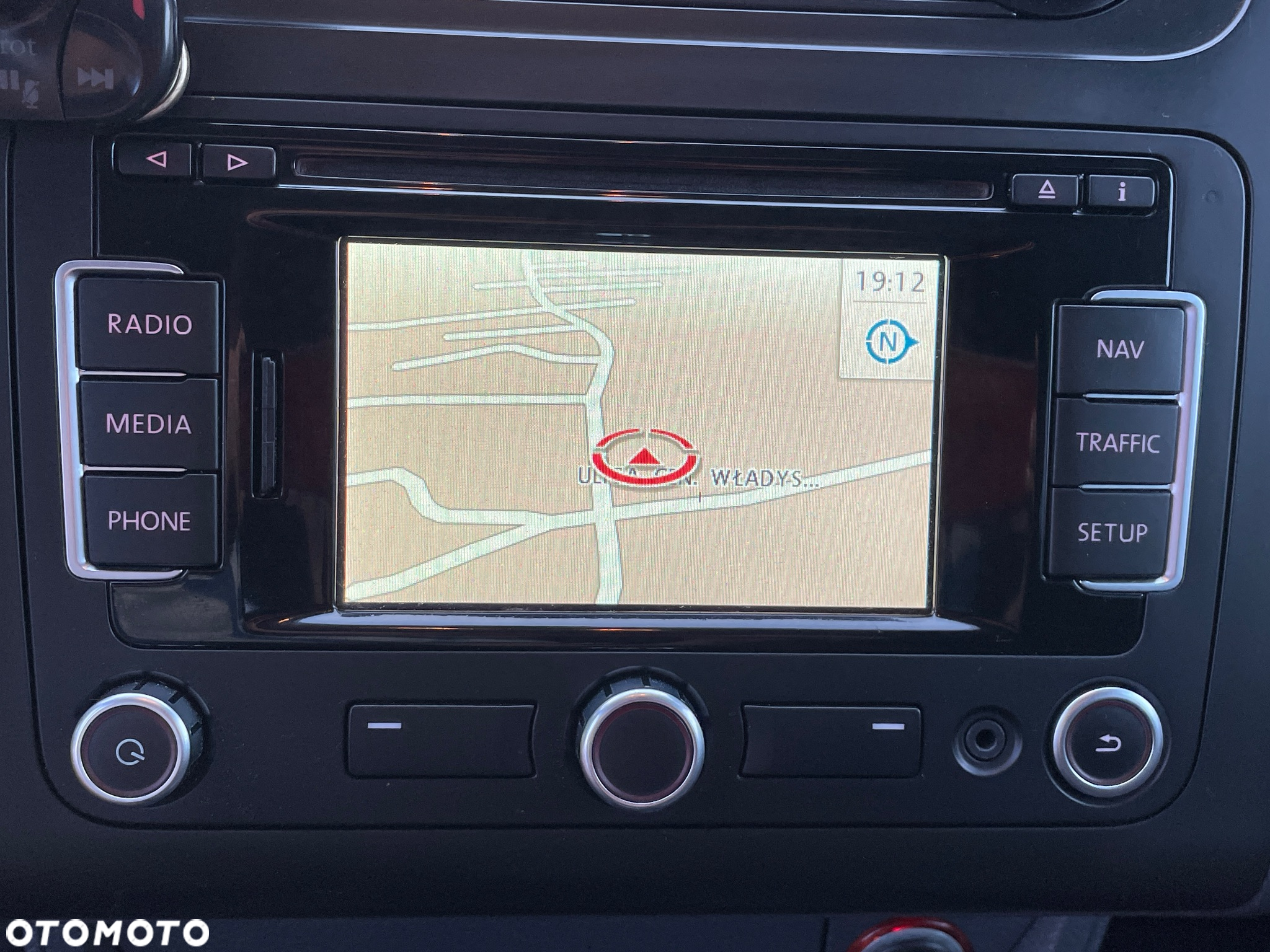 Volkswagen Touran 1.6 TDI DPF BlueMot Trendline - 24