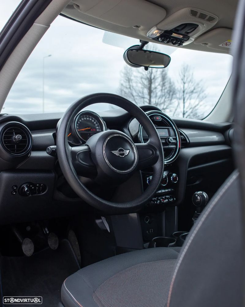 MINI 3 Portas One D - 13