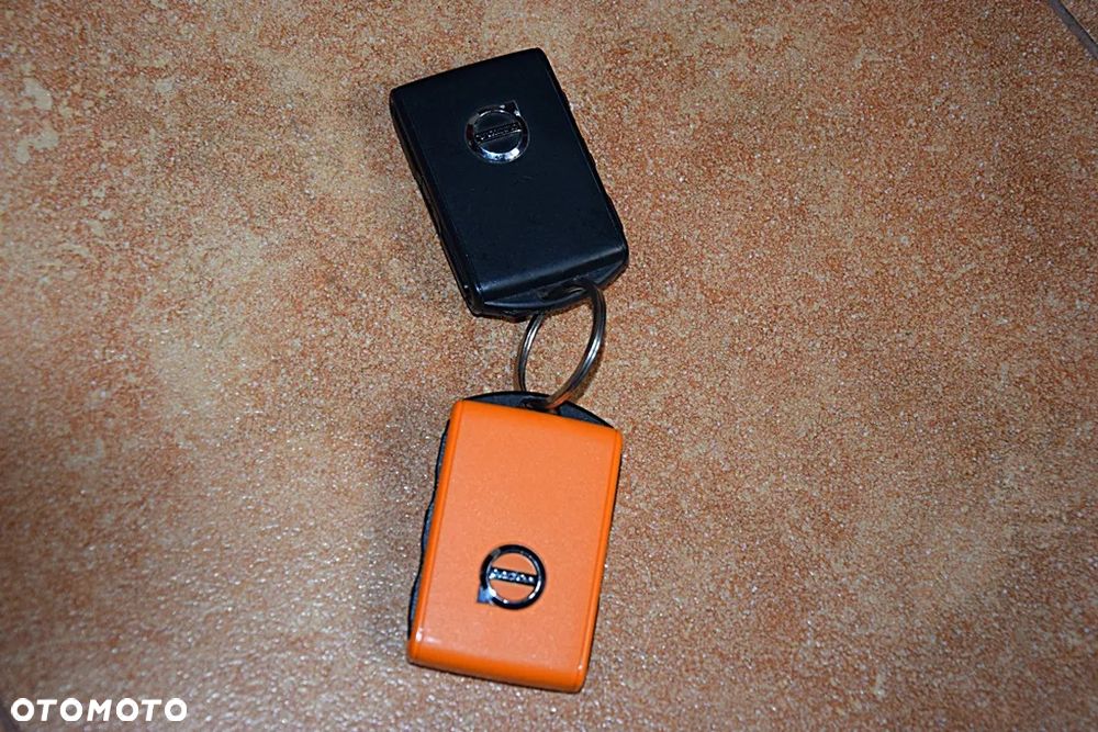 Volvo XC 60 B4 D AWD Geartronic Momentum - 33