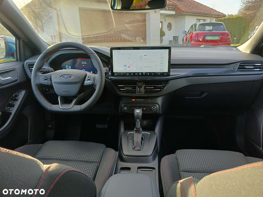 Ford Focus 1.0 EcoBoost Hybrid ST-LINE X - 12