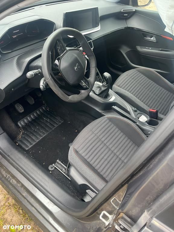 Peugeot 208 - 3