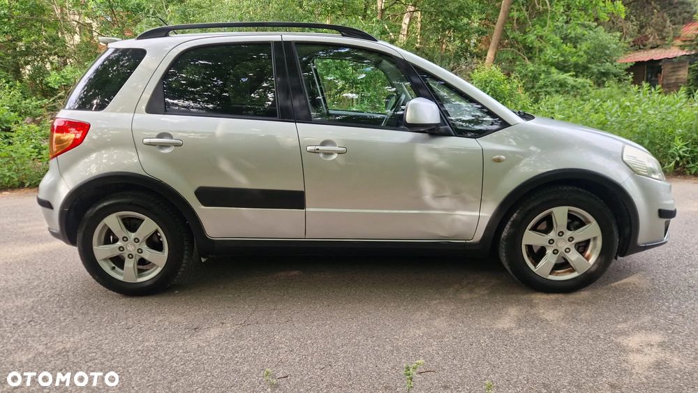 Suzuki SX4 1.6 Premium - 4