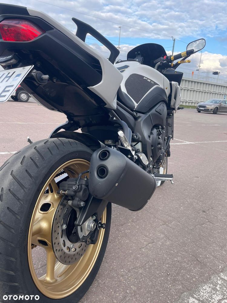 Yamaha FZ8 - 3