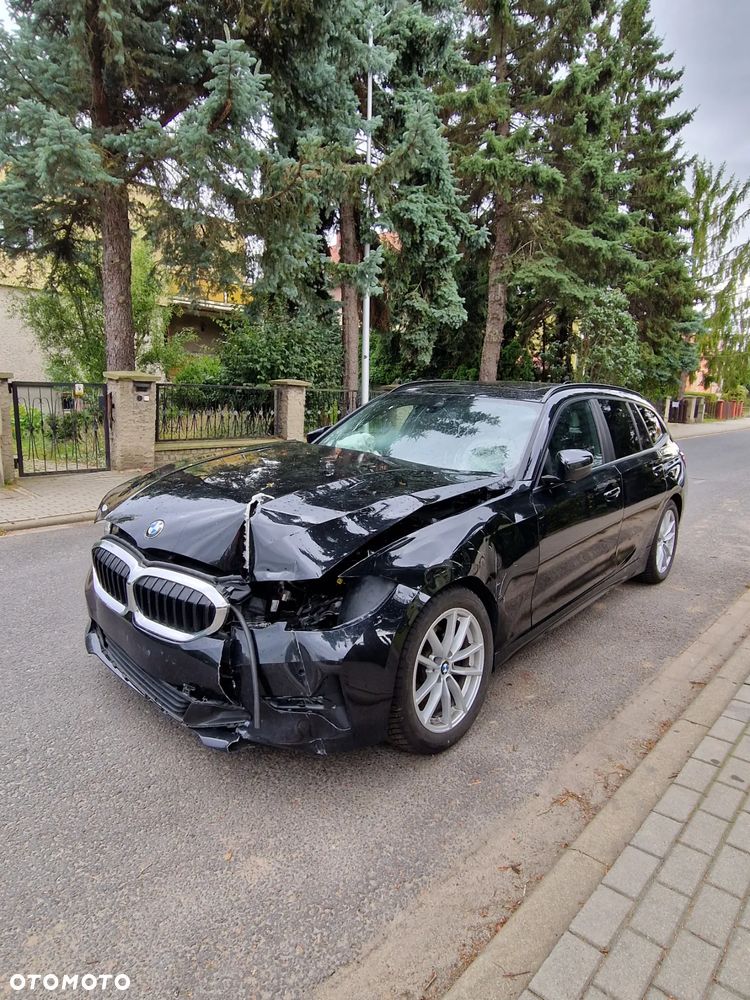BMW Seria 3 320i Touring - 5