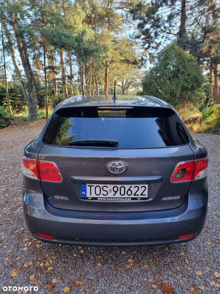 Toyota Avensis 2.0 D-4D Premium - 9