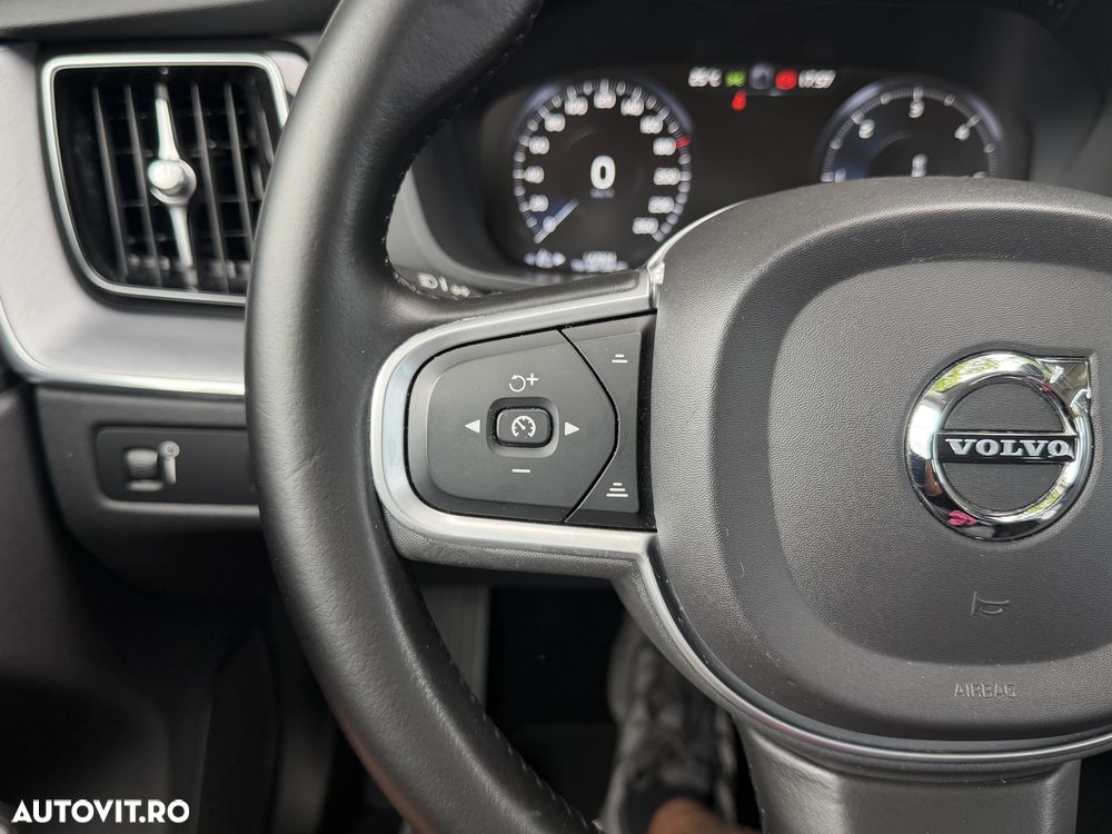 Volvo XC 60 B4 D Geartronic Momentum Pro - 22