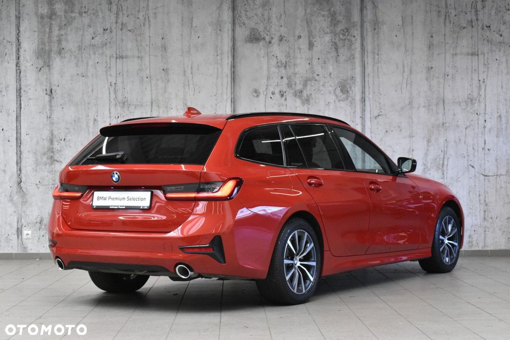 BMW Seria 3 330e PHEV M Sport sport - 3