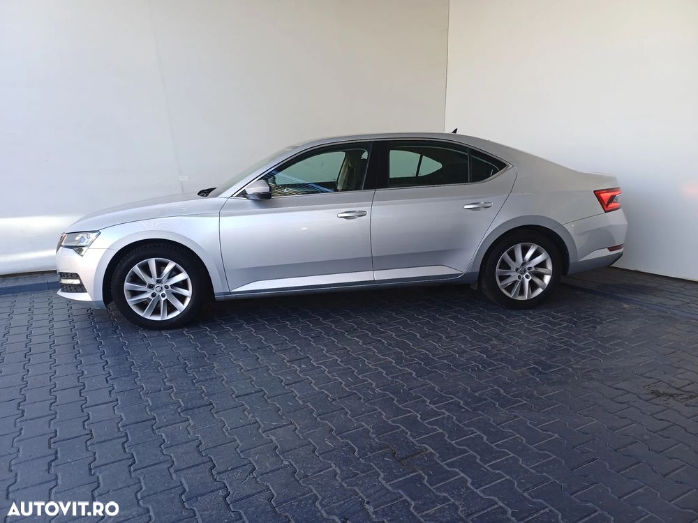 Skoda Superb 2.0 TDI DSG Ambition - 2