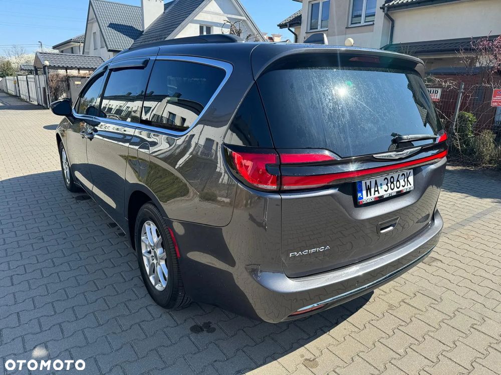 Chrysler Pacifica - 3